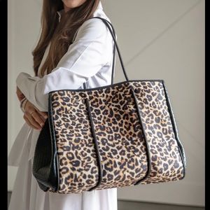 Neoprene tote